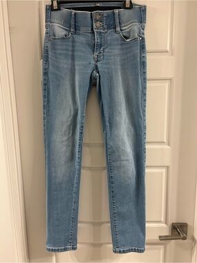 Nine West Slim Straight Jeans | Light Wash | Size 4
